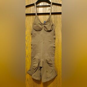 SENSIL FeelingGirl Full Body Shape-wear Tummy Girdle Jumpsuit Coffee NWT Sz: M/L
